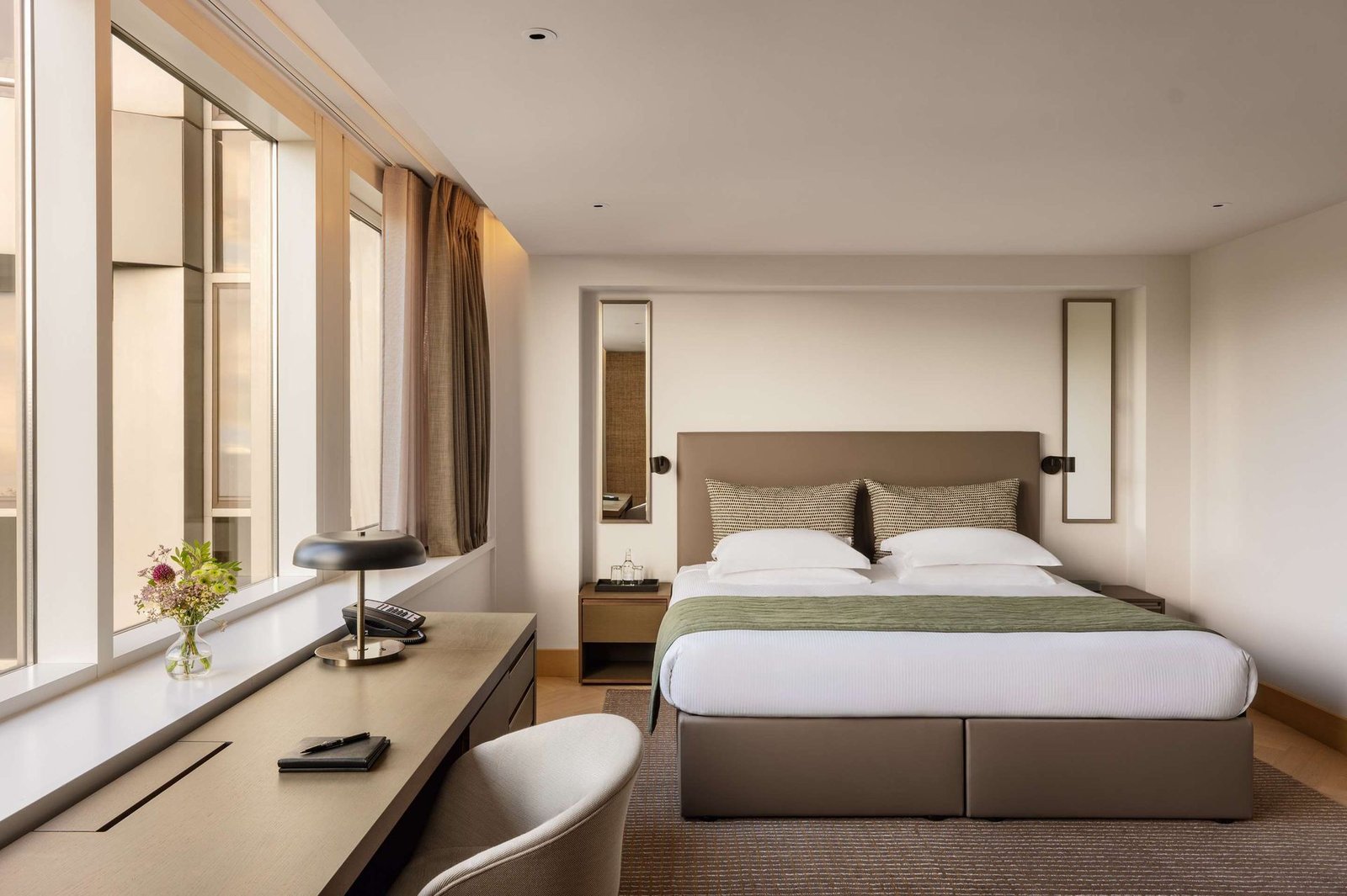 Royal Garden Hotel — rooms