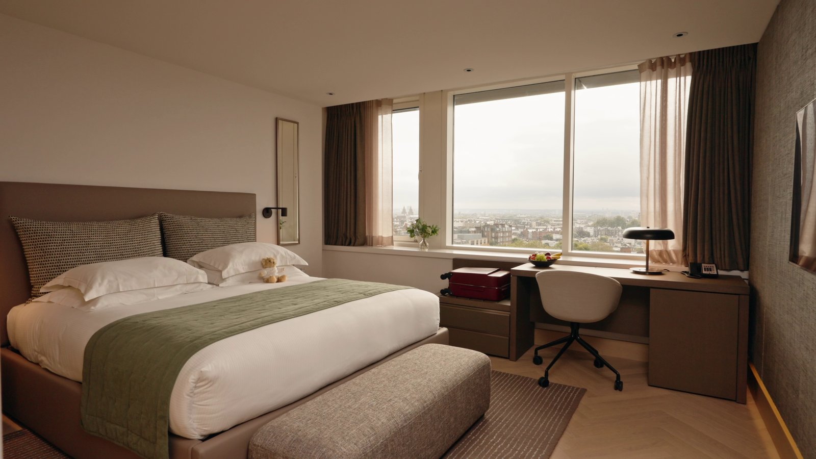 Royal Garden Hotel — rooms