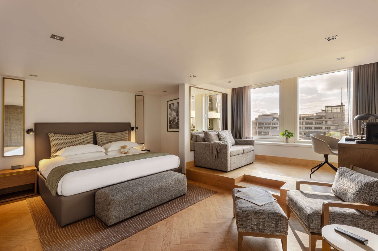 Royal Garden Hotel — rooms