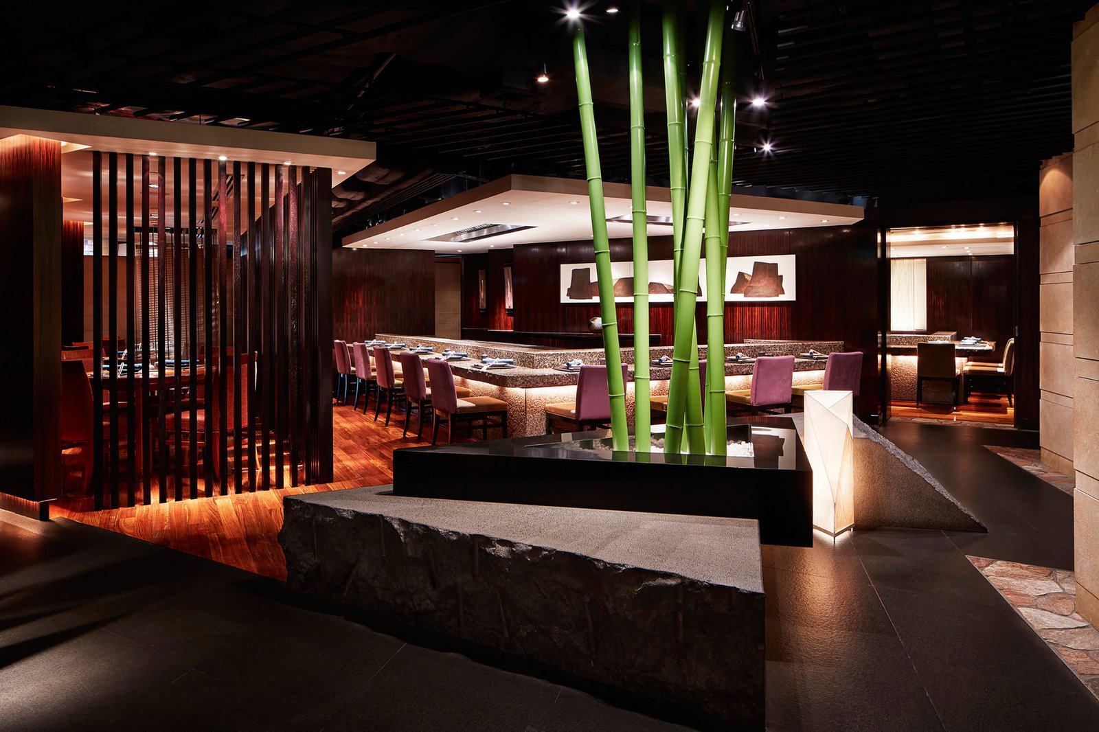 Sheraton Hong Kong Hotel & Towers, at the table