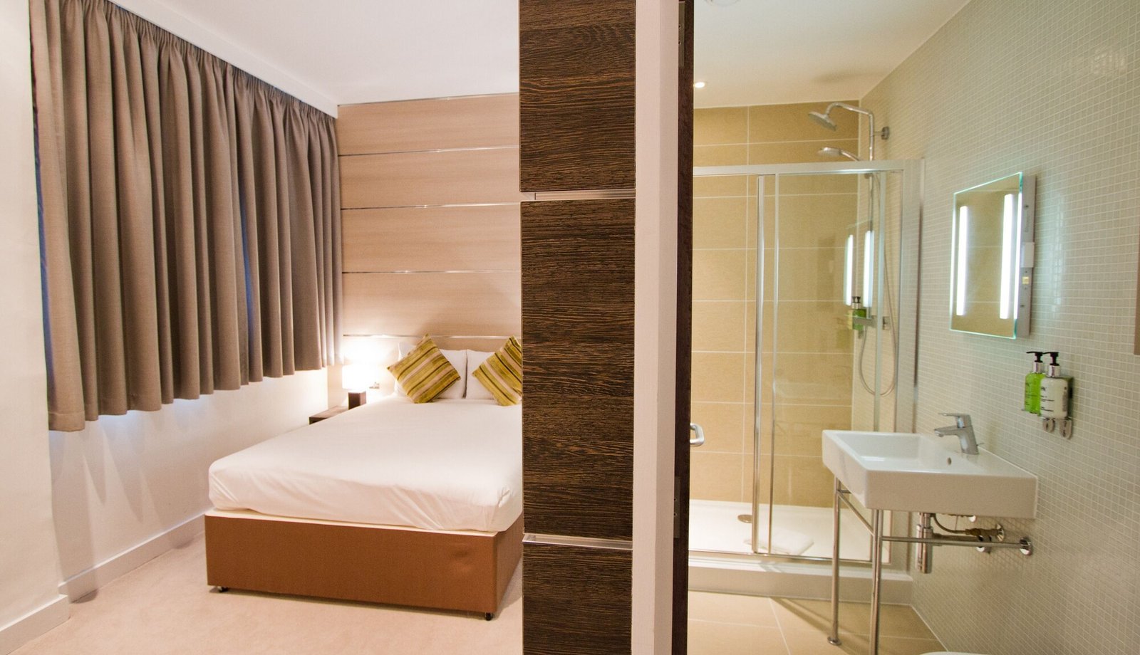 The Wesley Euston — rooms