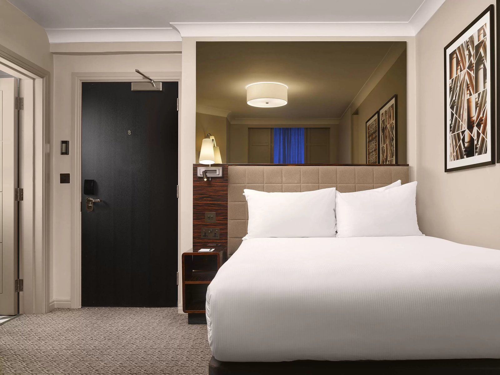 Strand Palace — rooms