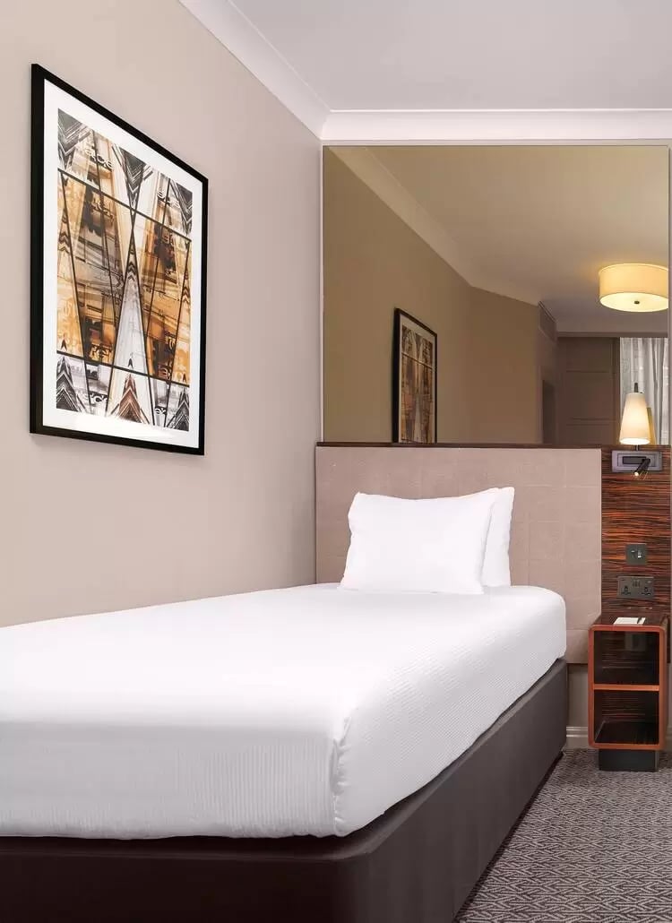 Strand Palace — rooms