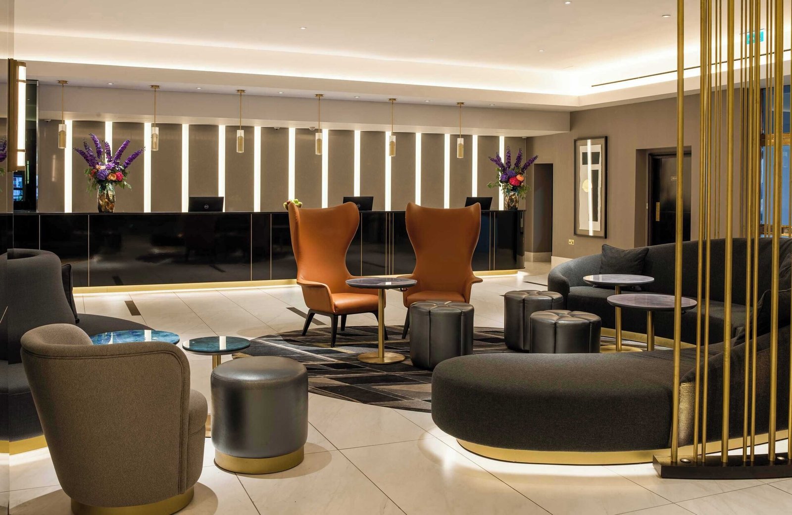 Strand Palace — vibe