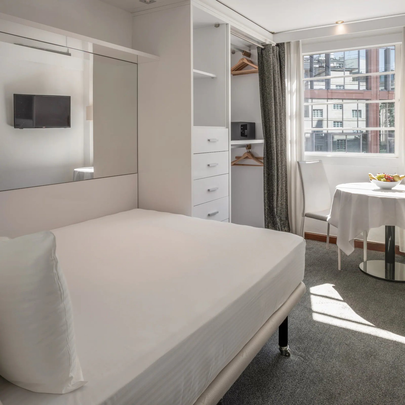 Meliá White House, rooms