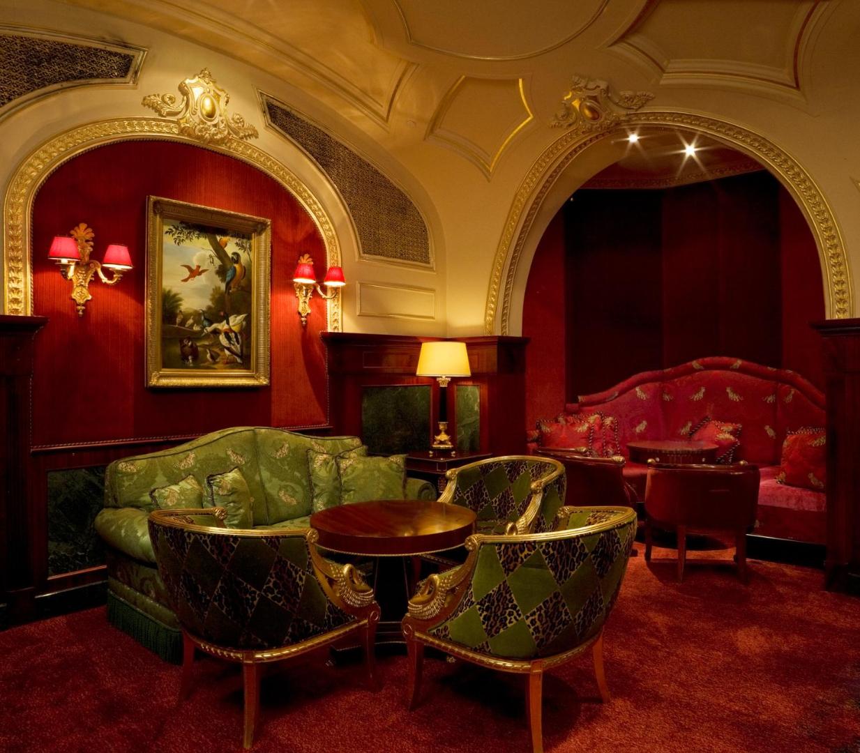 The Bentley Hotel London, malachite lounge & cocktail bar