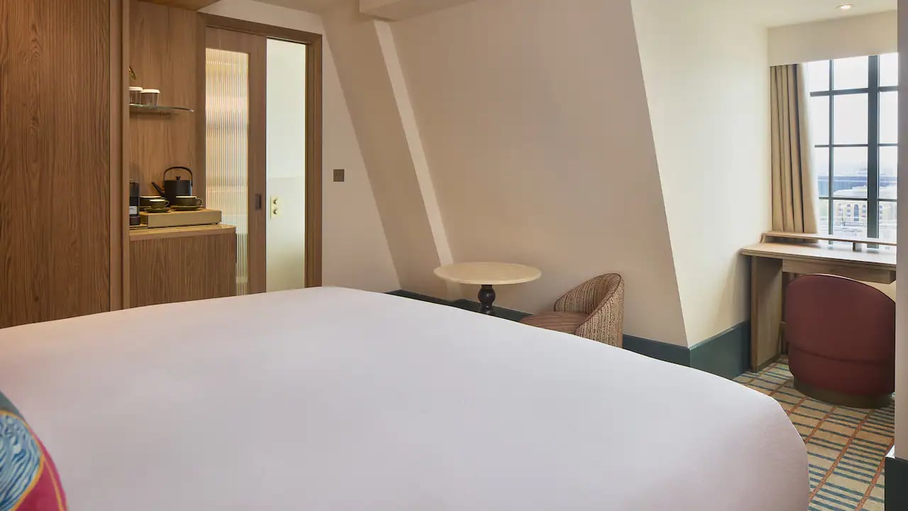 The Derby London City, Curio Collection by Hilton — rooms