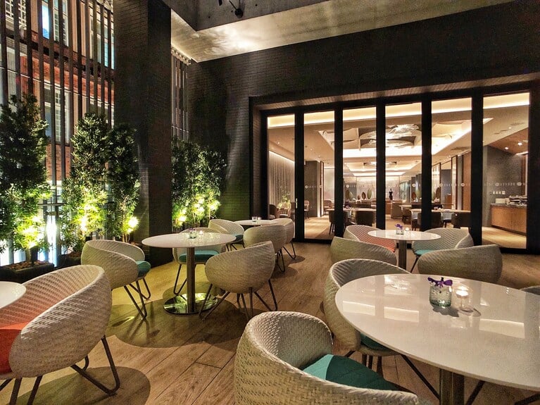 DoubleTree by Hilton Taipei Zhongshan — eat & drink