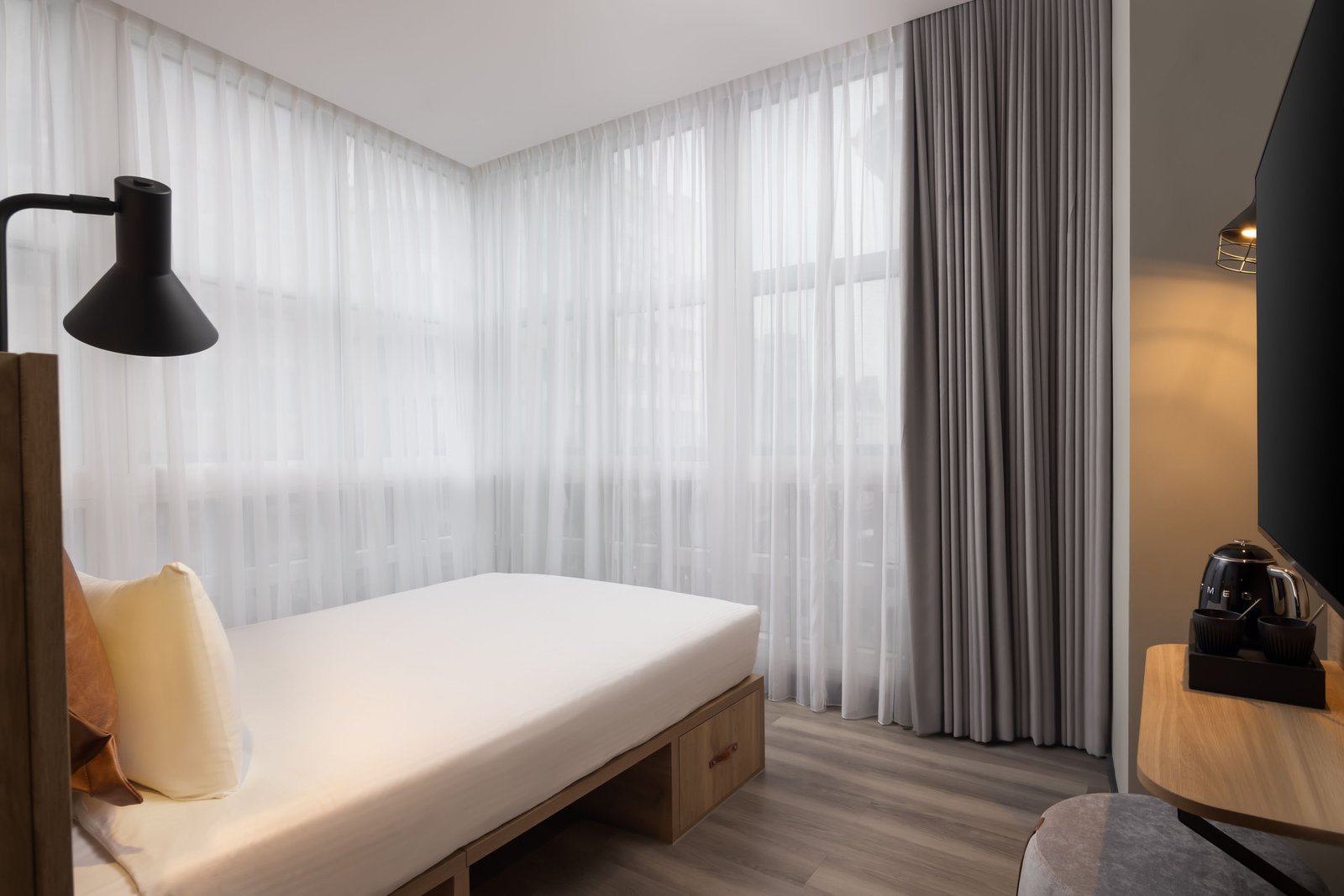 Moxy London Piccadilly Circus — rooms