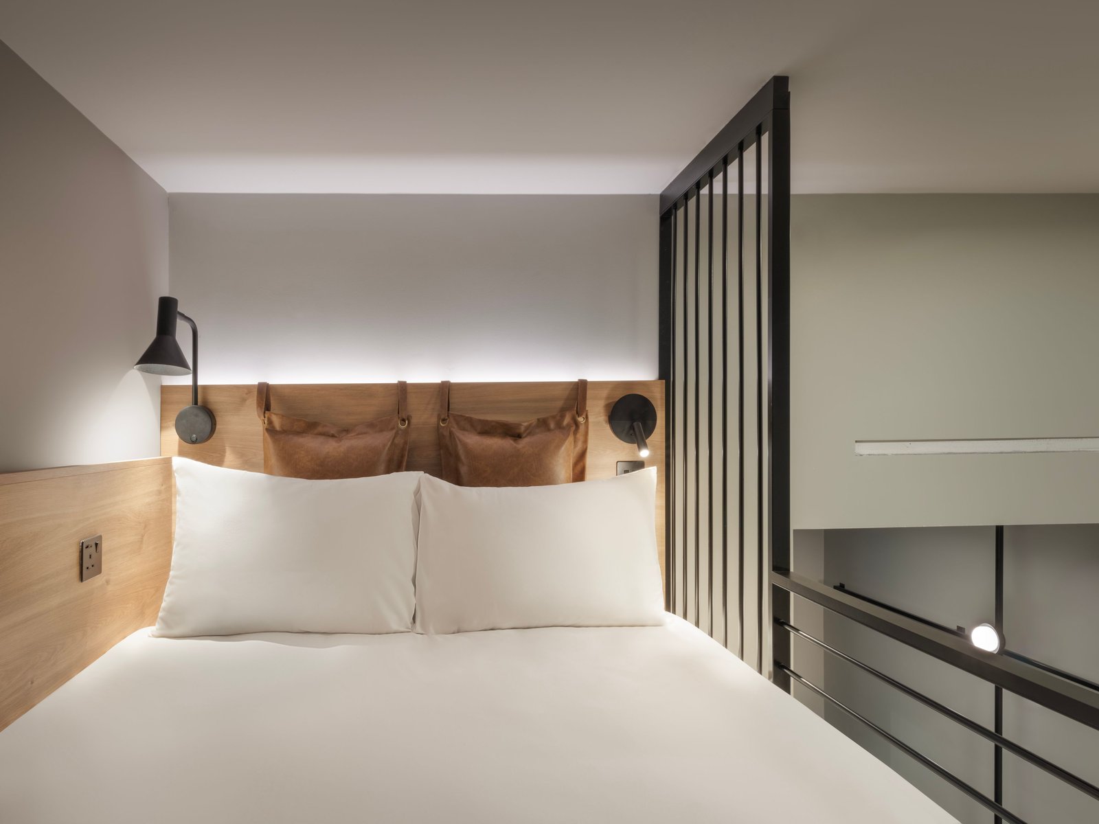 Moxy London Piccadilly Circus — rooms