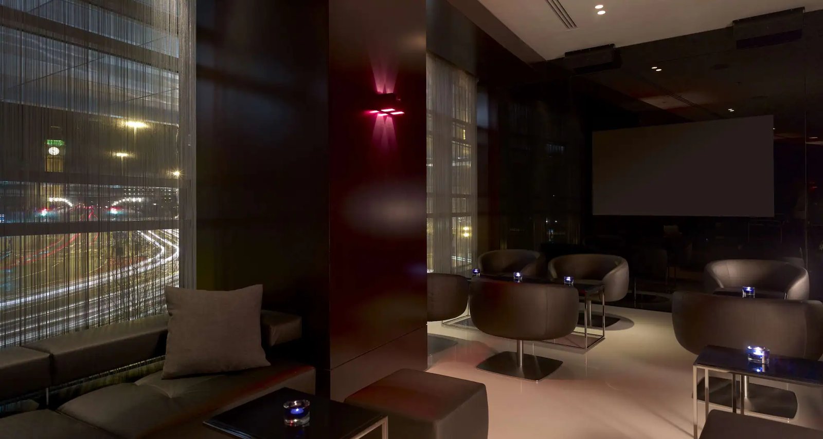 Park Plaza London Westminster Bridge, primo bar