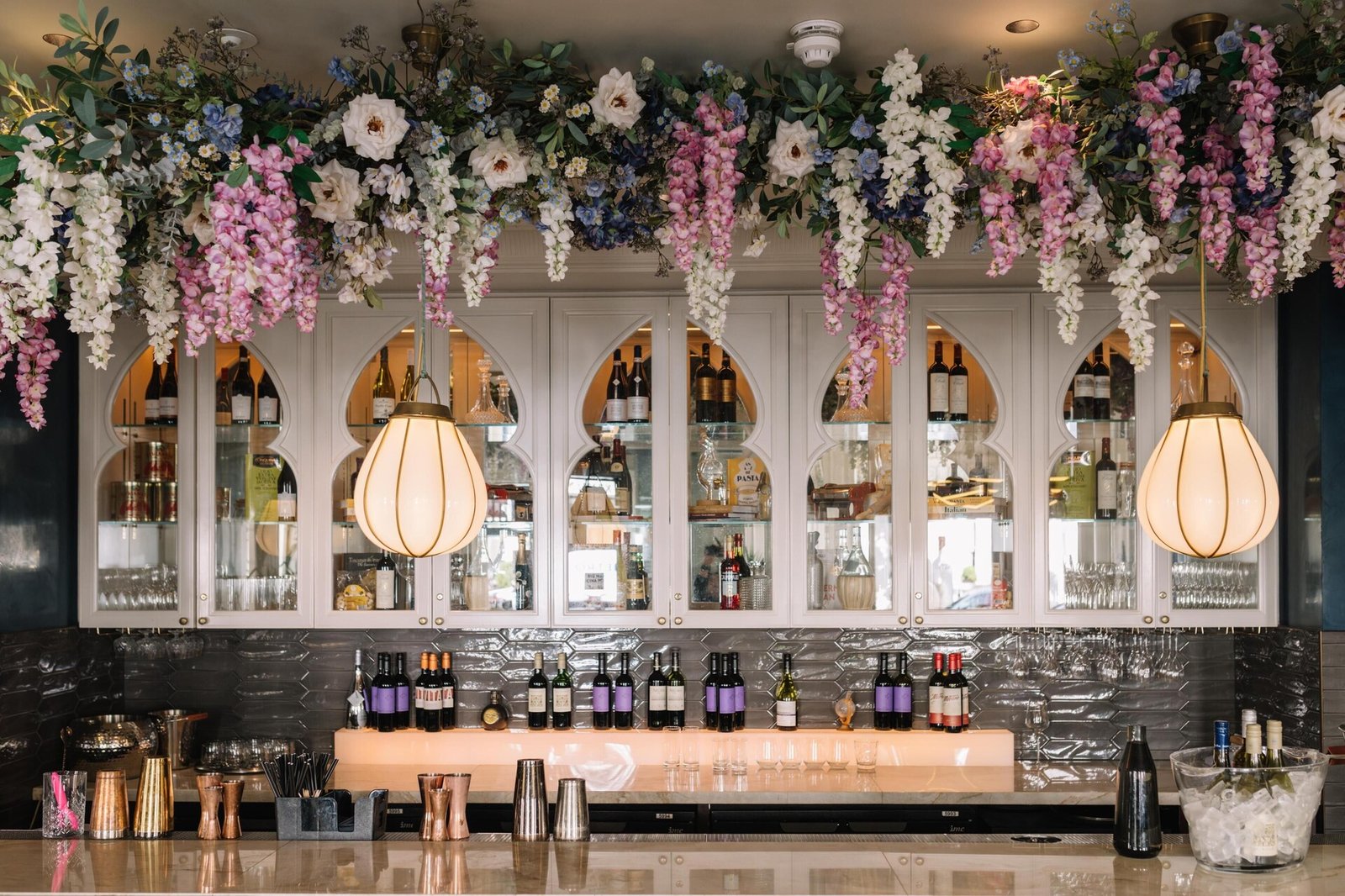 100 Queen's Gate Hotel London Kensington, Curio Collection by Hilton — eat & drink