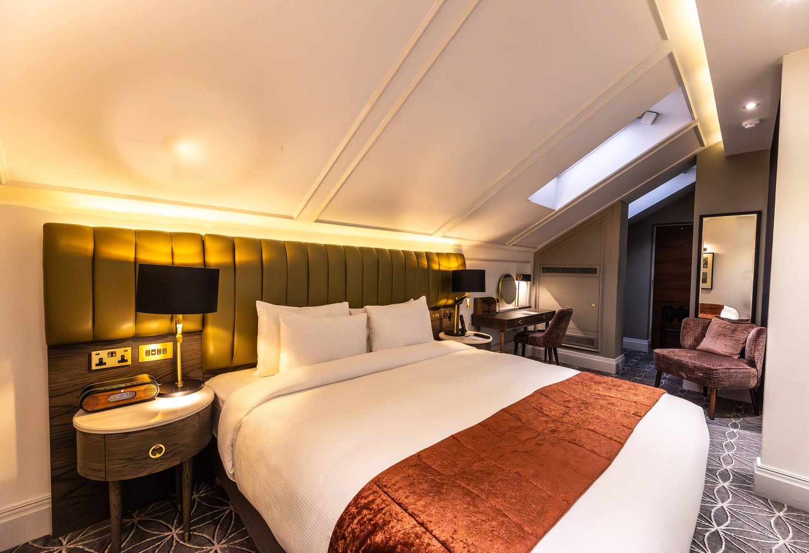 100 Queen's Gate Hotel London Kensington, Curio Collection by Hilton — rooms