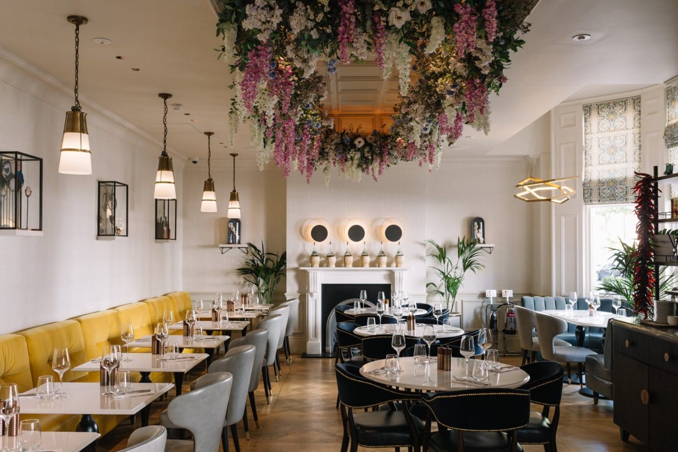 100 Queen's Gate Hotel London Kensington, Curio Collection by Hilton — eat & drink