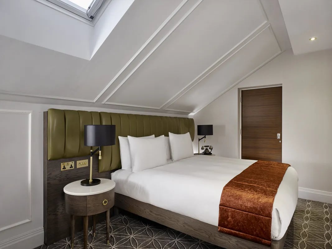 100 Queen's Gate Hotel London Kensington, Curio Collection by Hilton — rooms