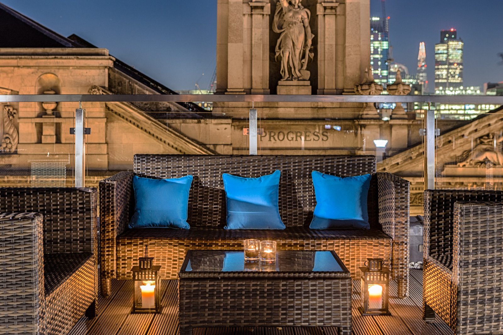 Courthouse Hotel Shoreditch — vibe