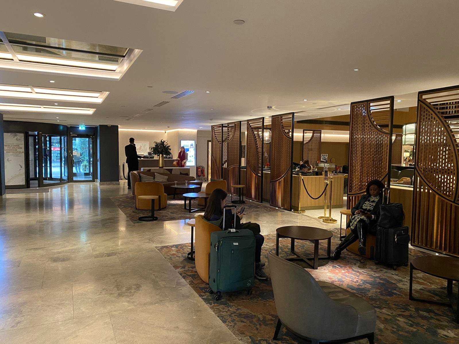 Hilton London Metropole — vibe