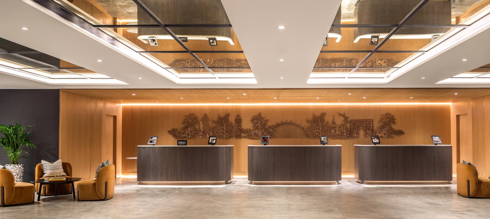 Hilton London Metropole — vibe