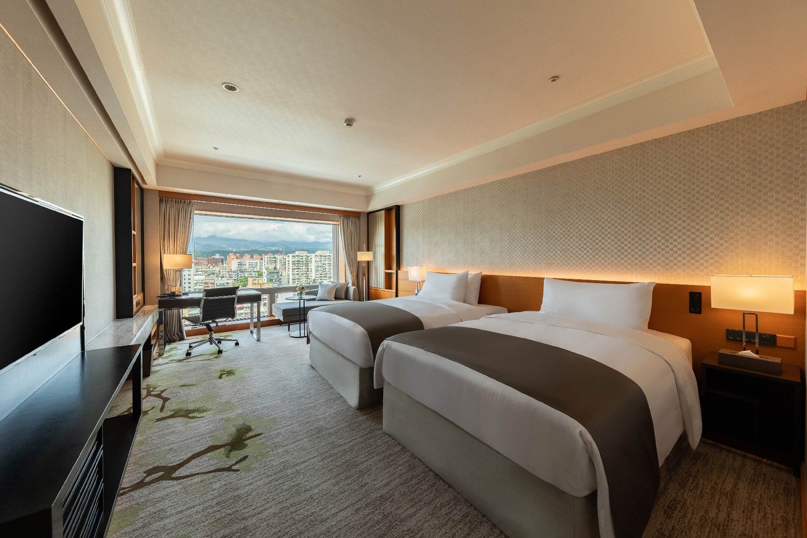 Hotel Metropolitan Premier — rooms