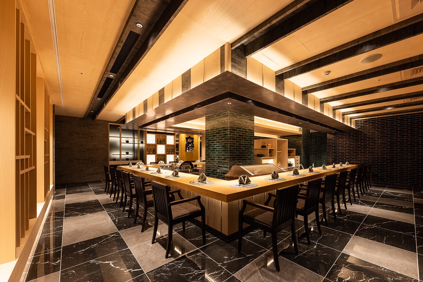 Hotel Metropolitan Premier — eat & drink