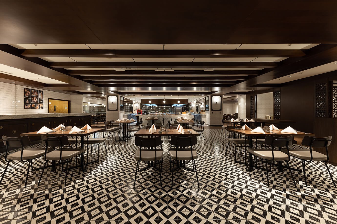 Hotel Metropolitan Premier — eat & drink