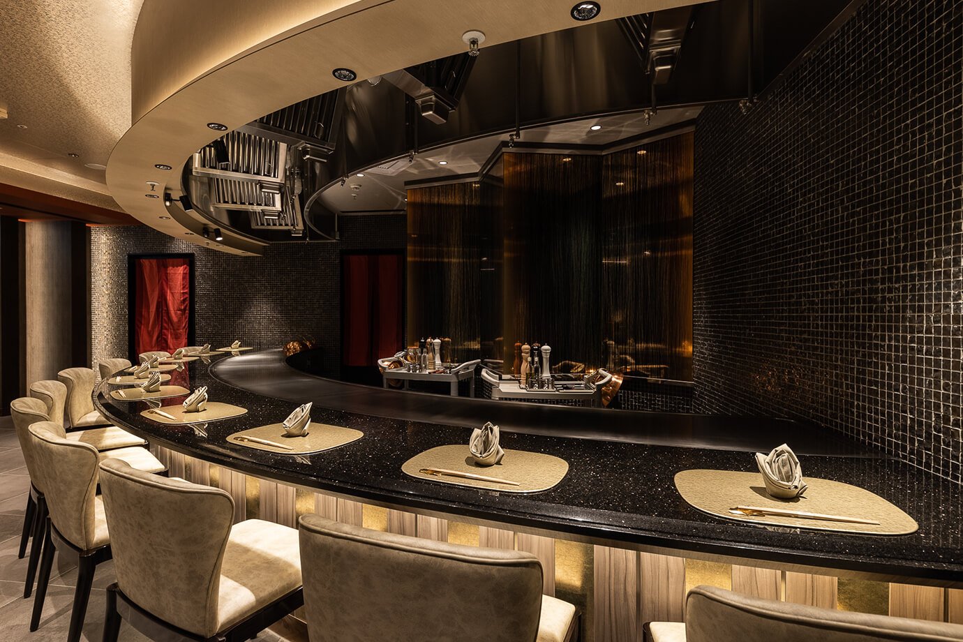 Hotel Metropolitan Premier — eat & drink