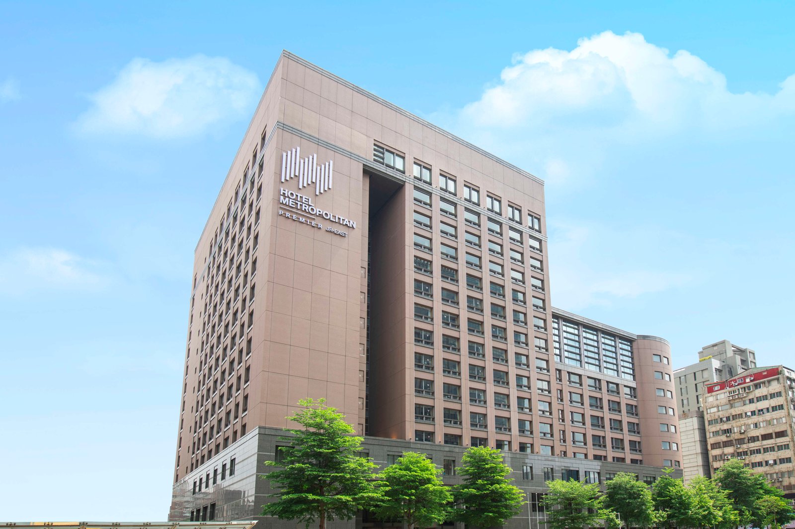 Hotel Metropolitan Premier — backstory