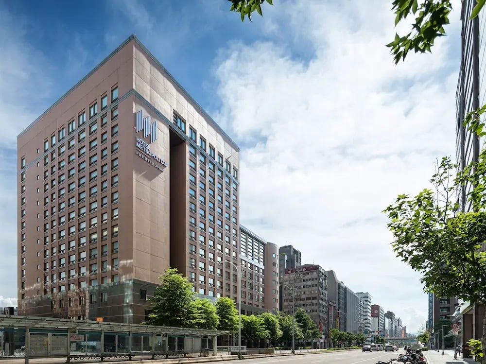 Hotel Metropolitan Premier — backstory