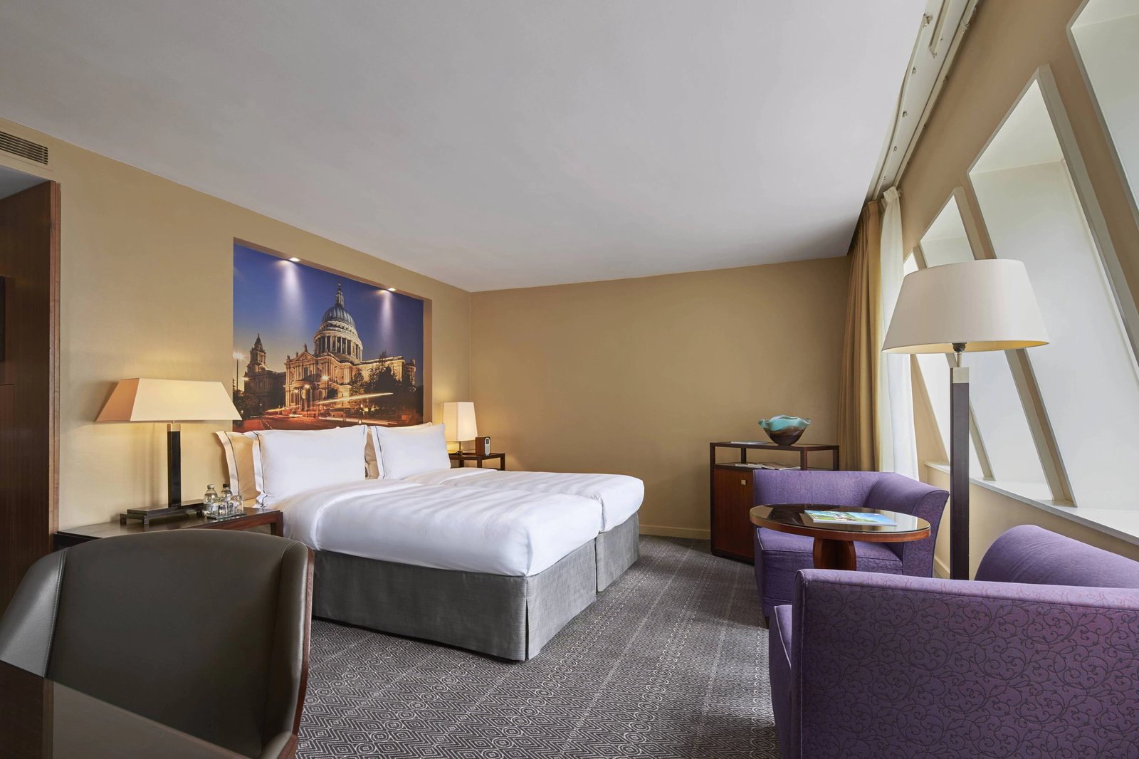 Threadneedles, Autograph Collection — rooms
