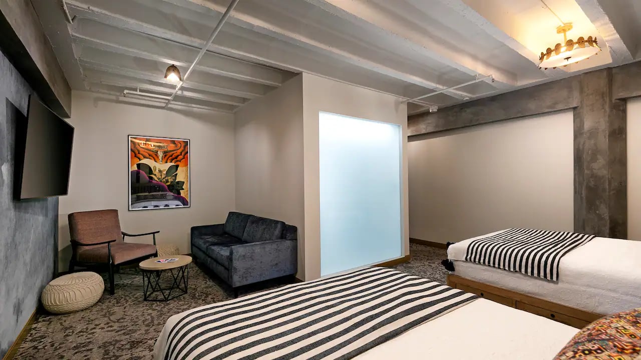 The Wayfarer Downtown LA, Tapestry Collection by Hilton — rooms