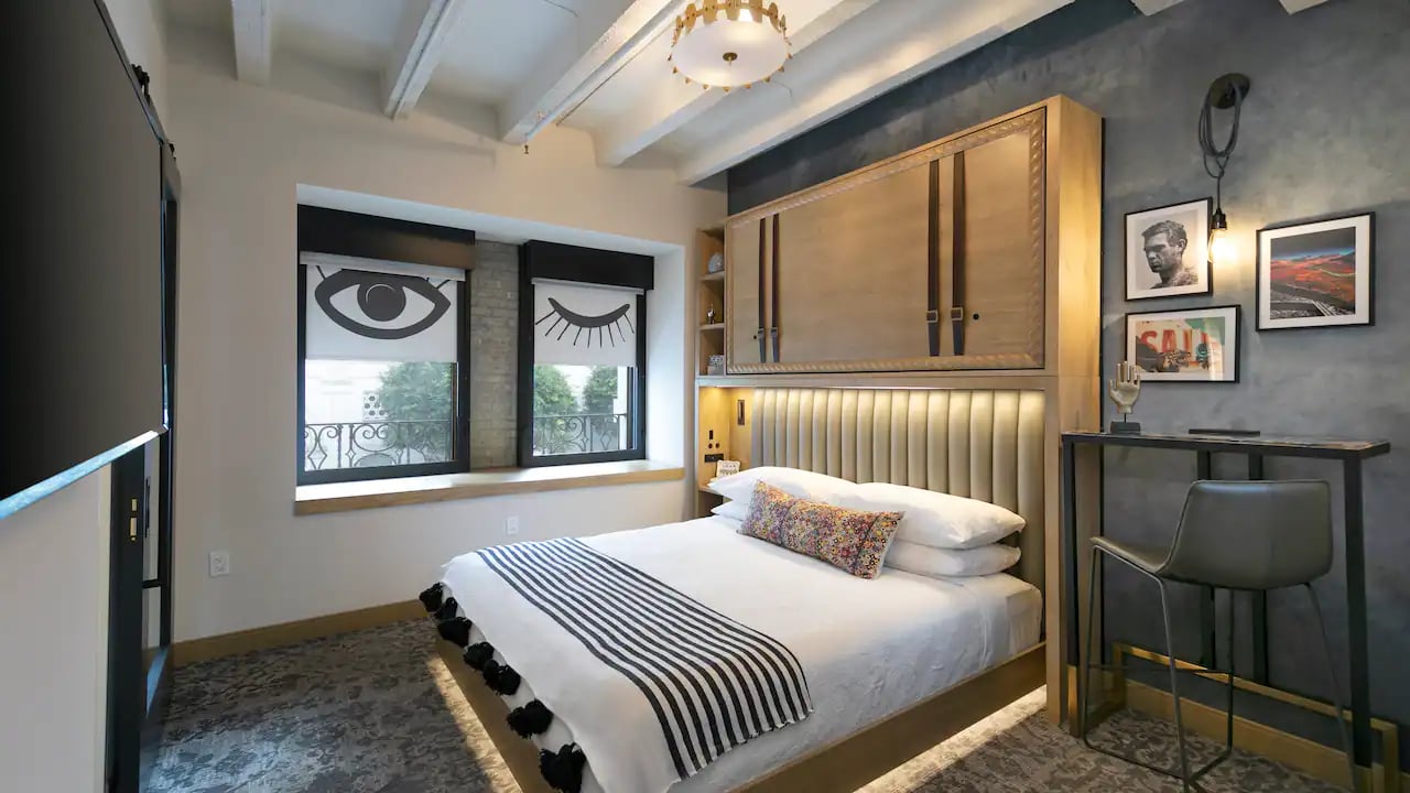 The Wayfarer Downtown LA, Tapestry Collection by Hilton — rooms