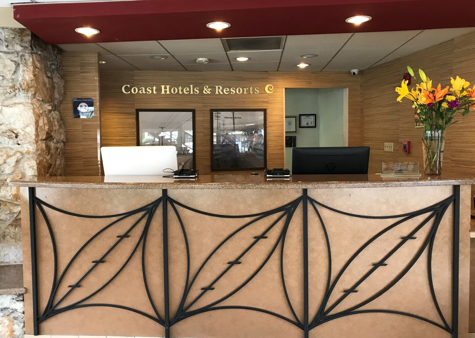Safari Inn, a Coast Hotel — vibe