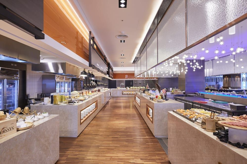 Caesar Metro Taipei — eat & drink