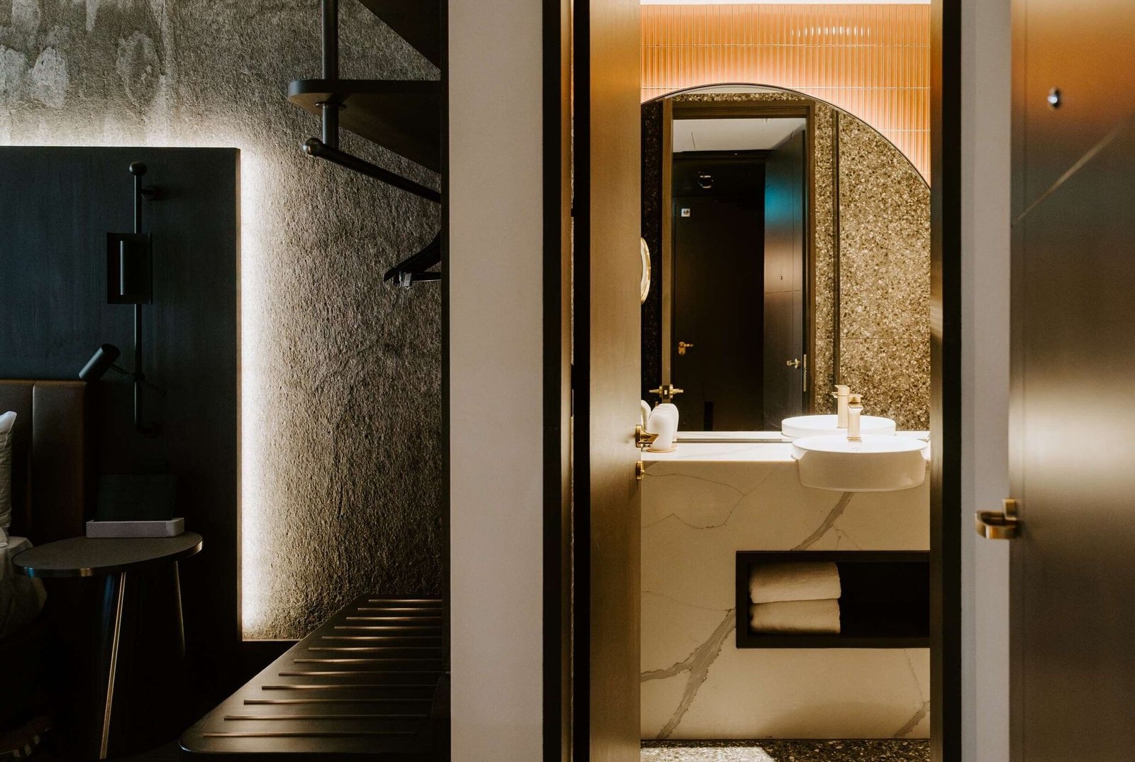 The Motley Hotel Melbourne, Tapestry Collection by Hilton — rooms