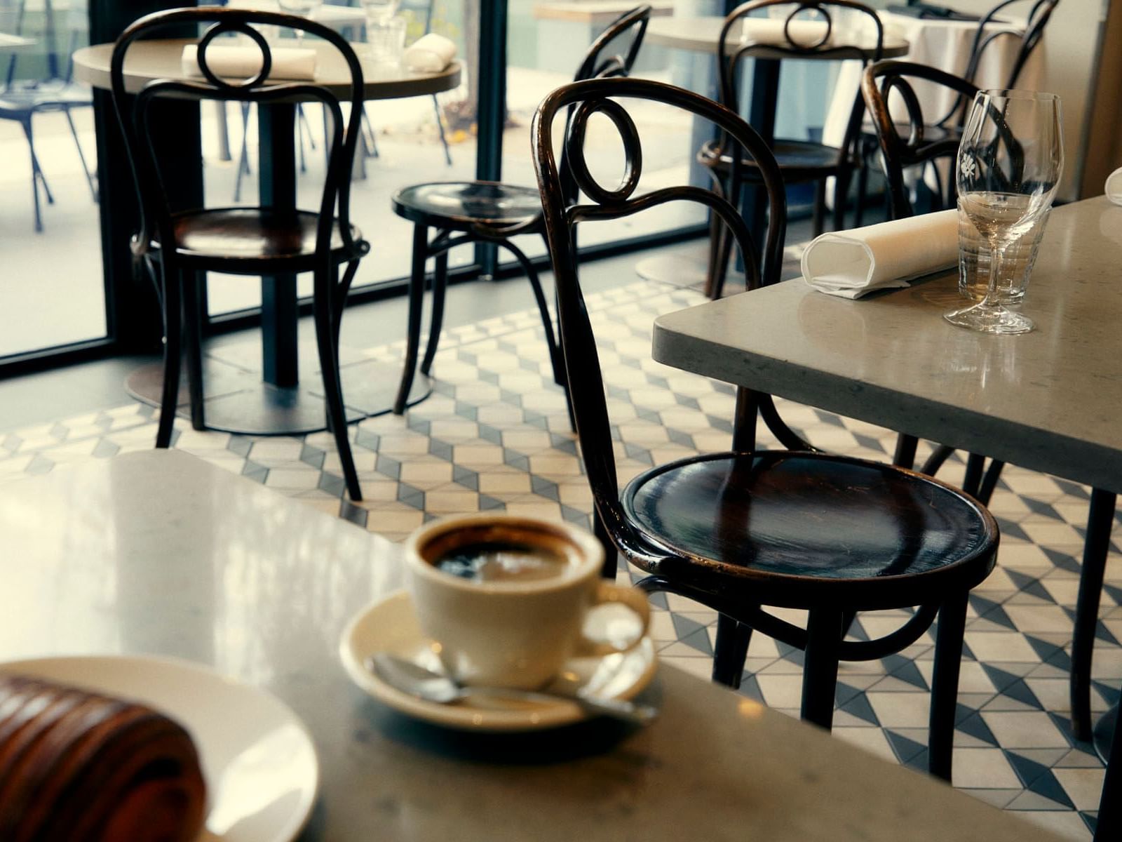 Porter Club - The Kinson — eat & drink