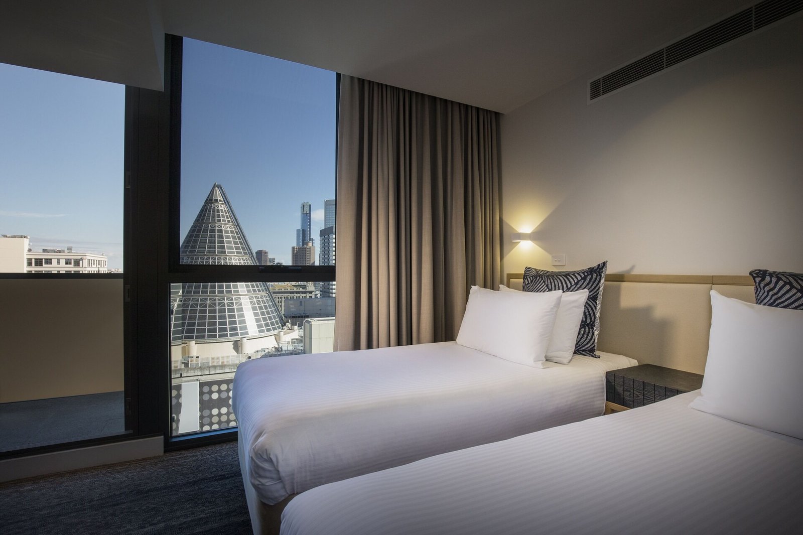 Brady Hotels Central Melbourne — rooms