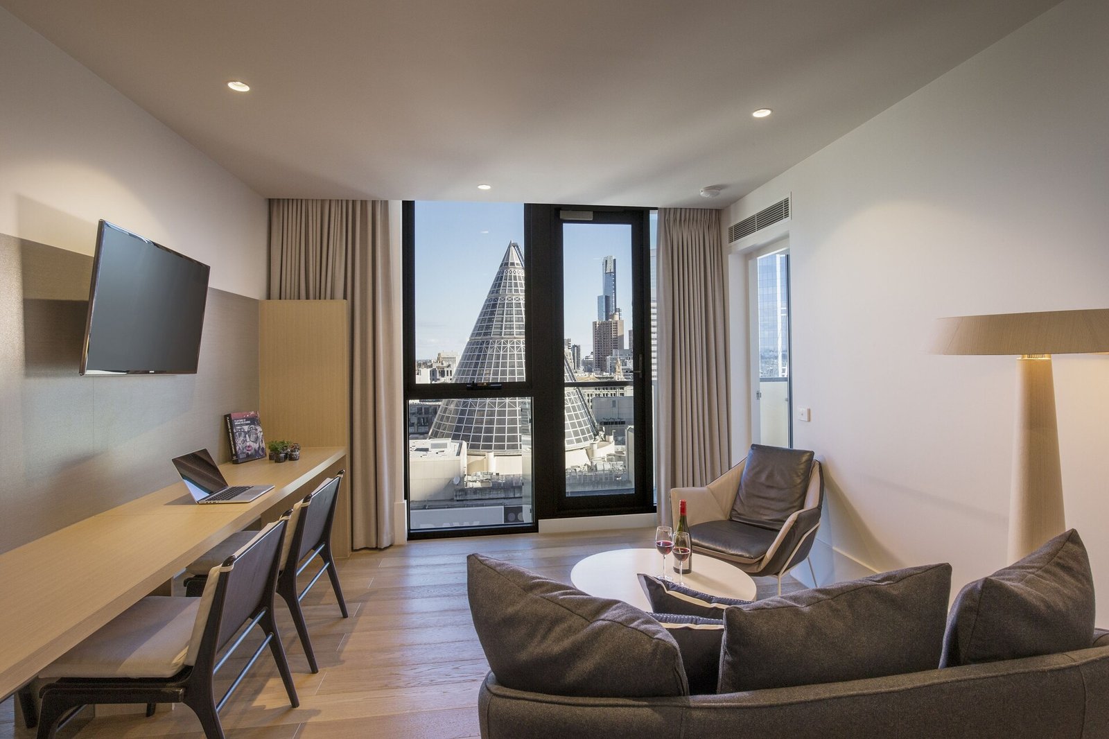 Brady Hotels Central Melbourne — rooms