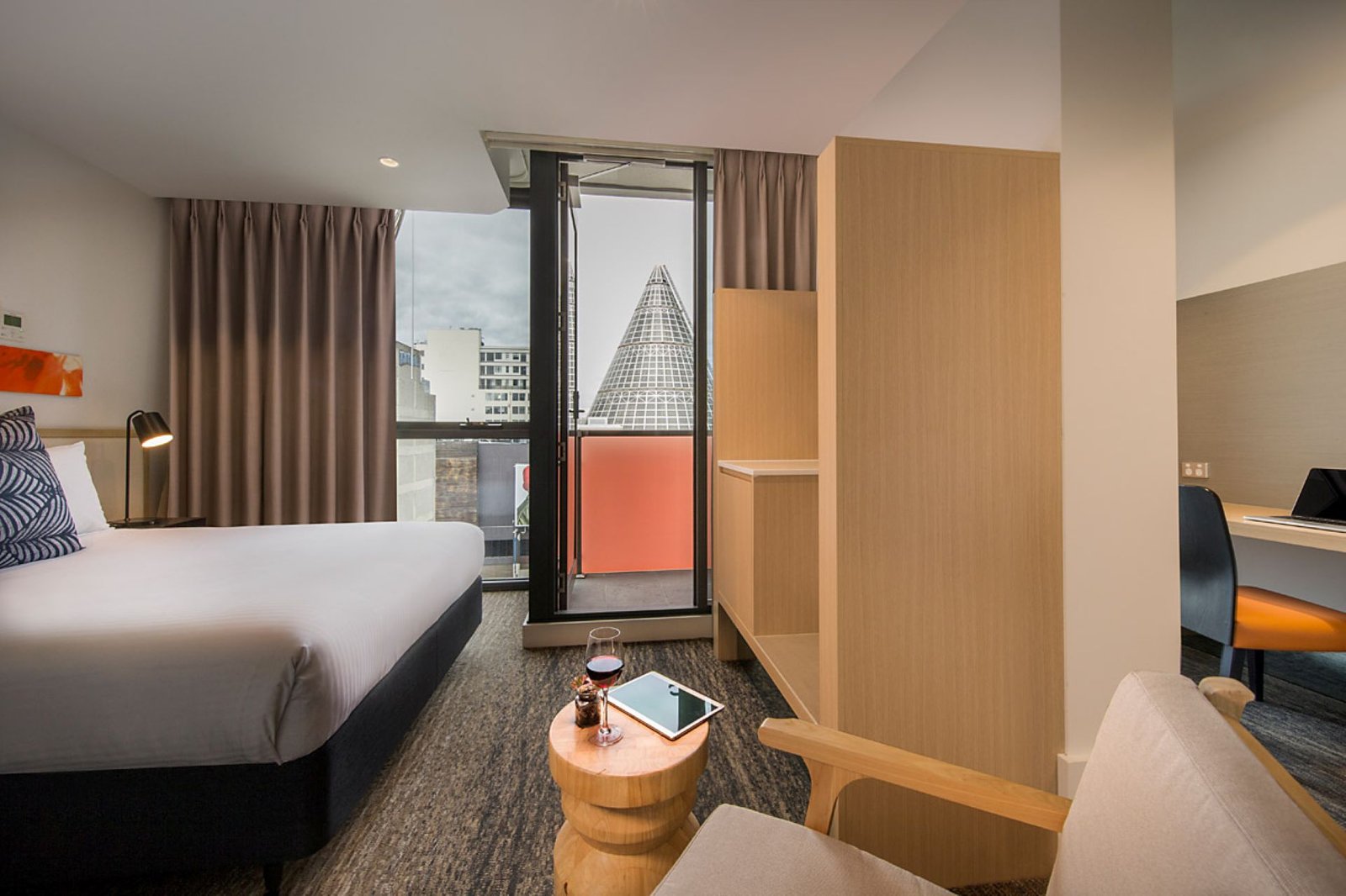 Brady Hotels Central Melbourne — rooms