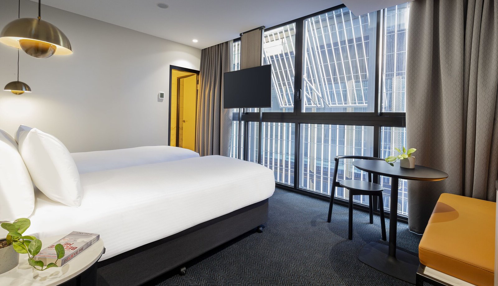 Brady Hotels Jones Lane — rooms