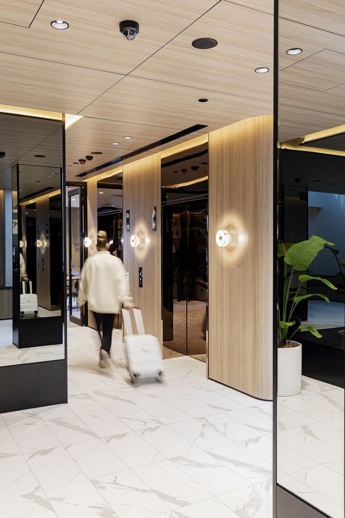 Brady Hotels Jones Lane — vibe