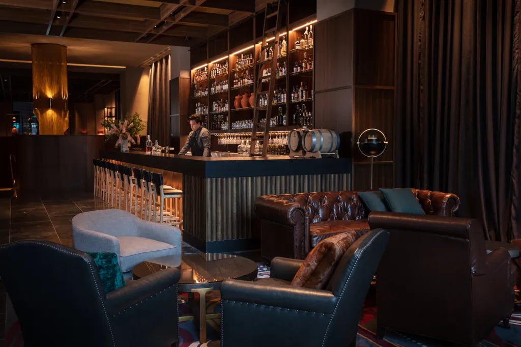 Next Hotel Melbourne, Curio Collection by Hilton — eat & drink