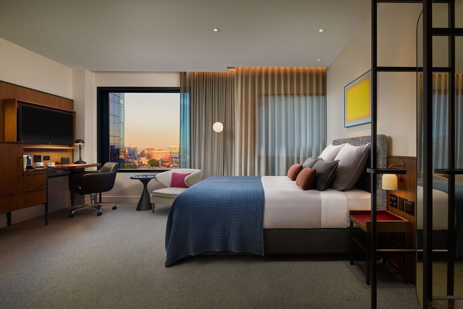 Next Hotel Melbourne, Curio Collection by Hilton — rooms