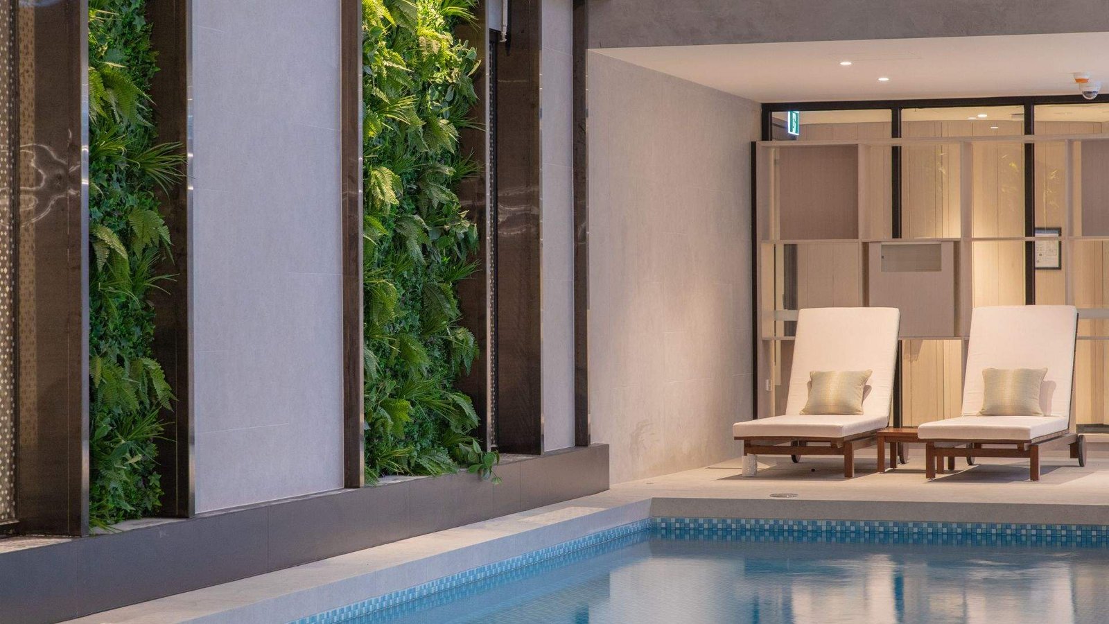 Dorsett Melbourne, the pool