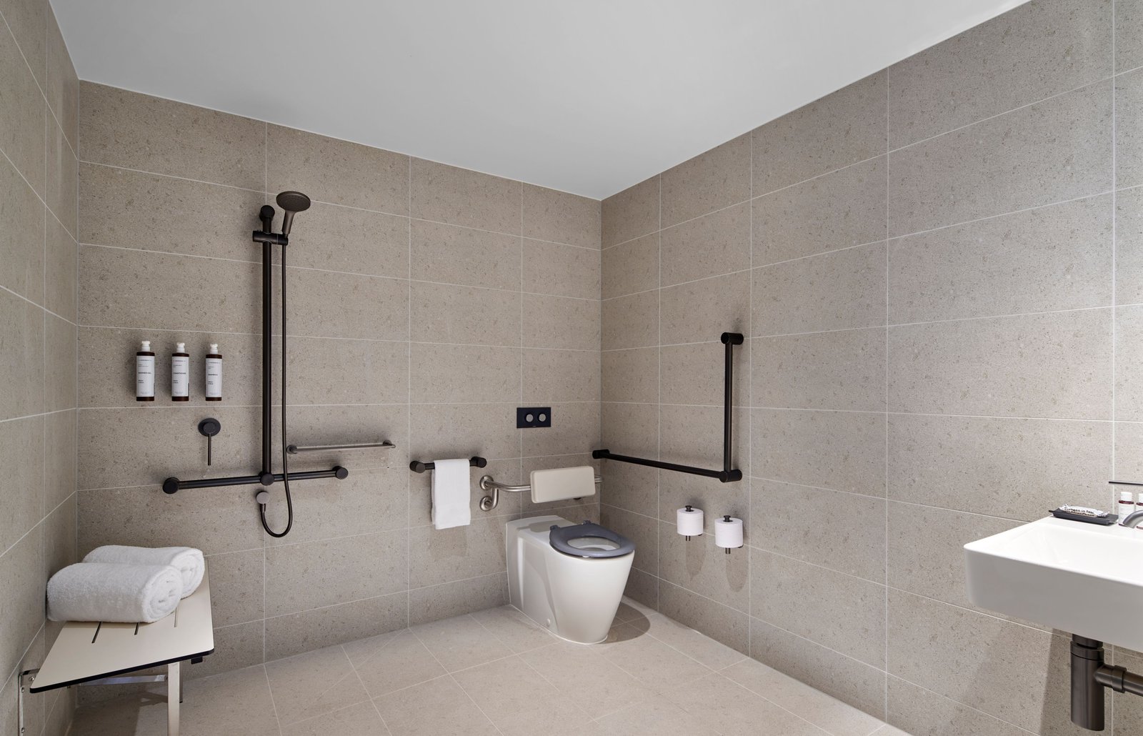 AC Hotel Melbourne Southbank — rooms