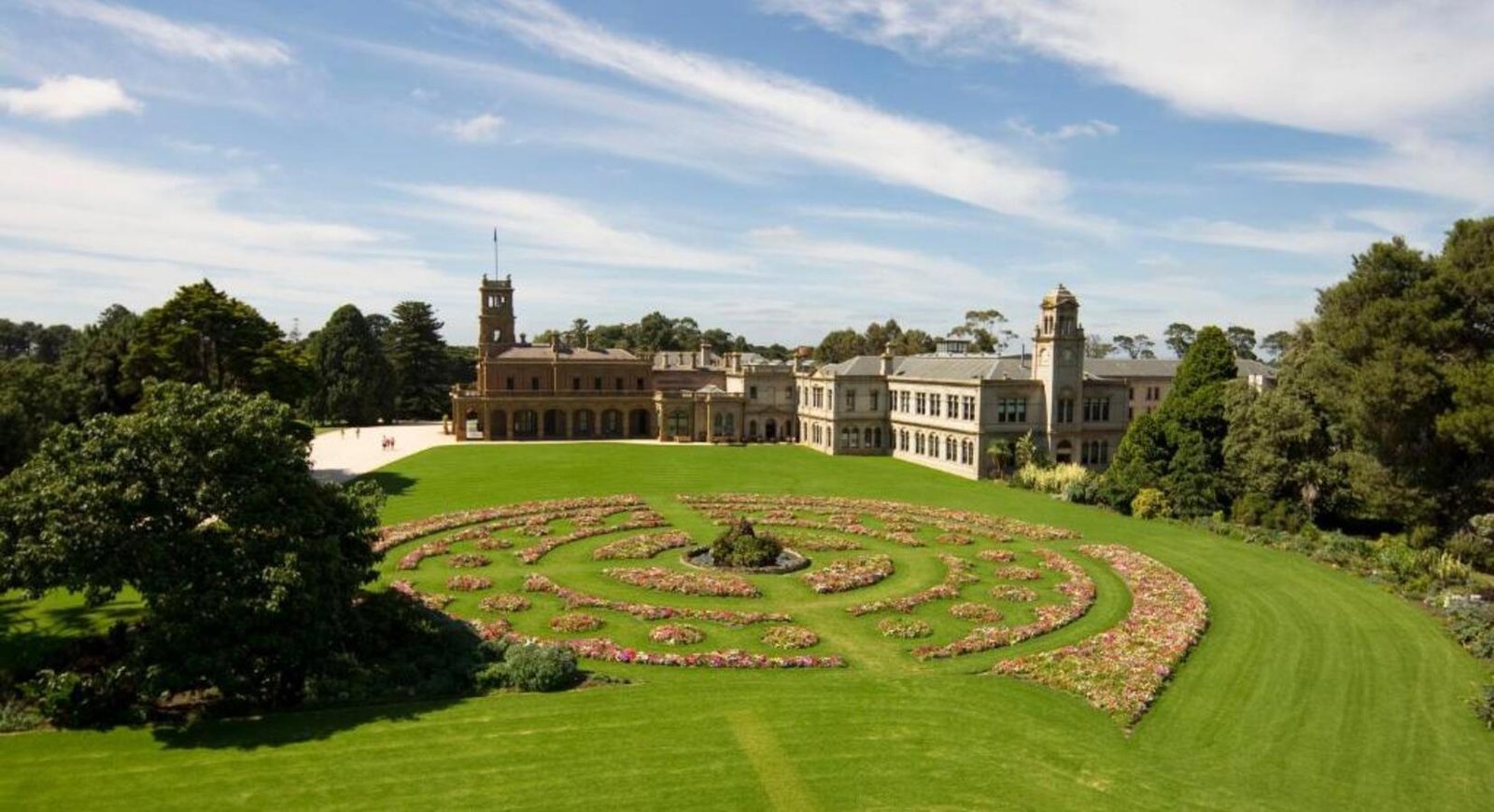Lancemore Mansion Hotel Werribee Park — vibe