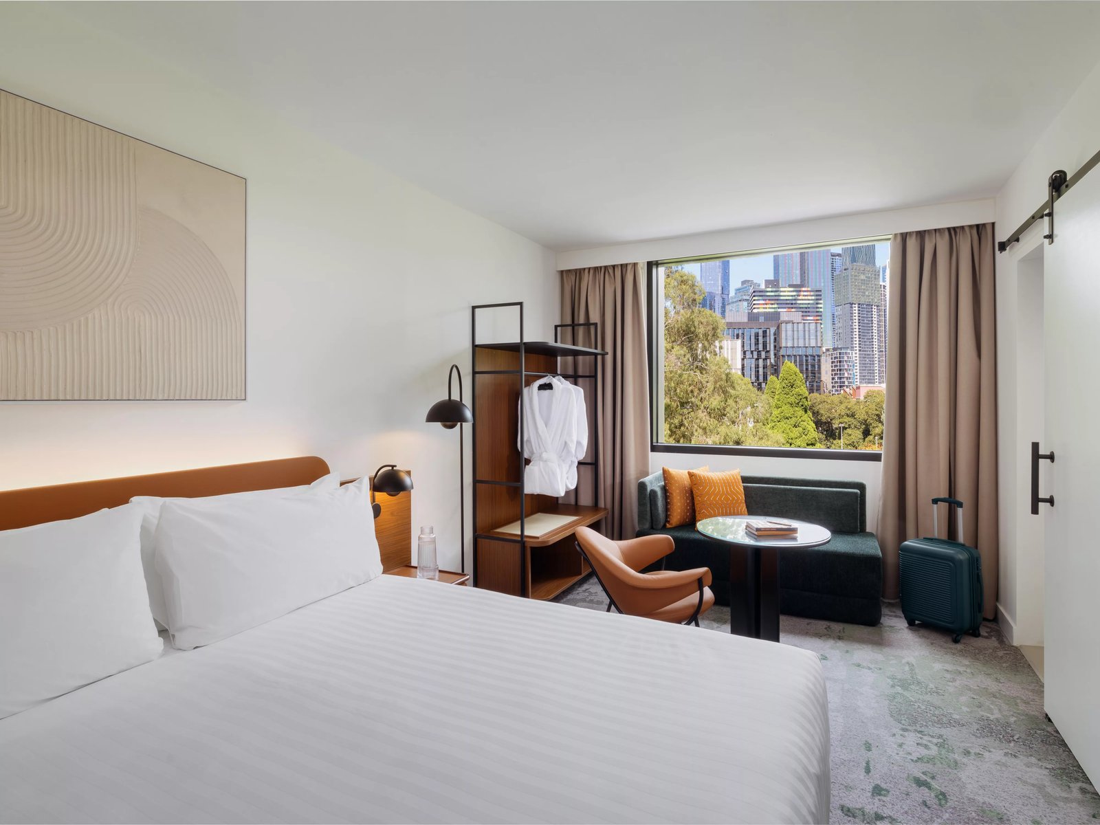 Crowne Plaza Melbourne Carlton by IHG — rooms
