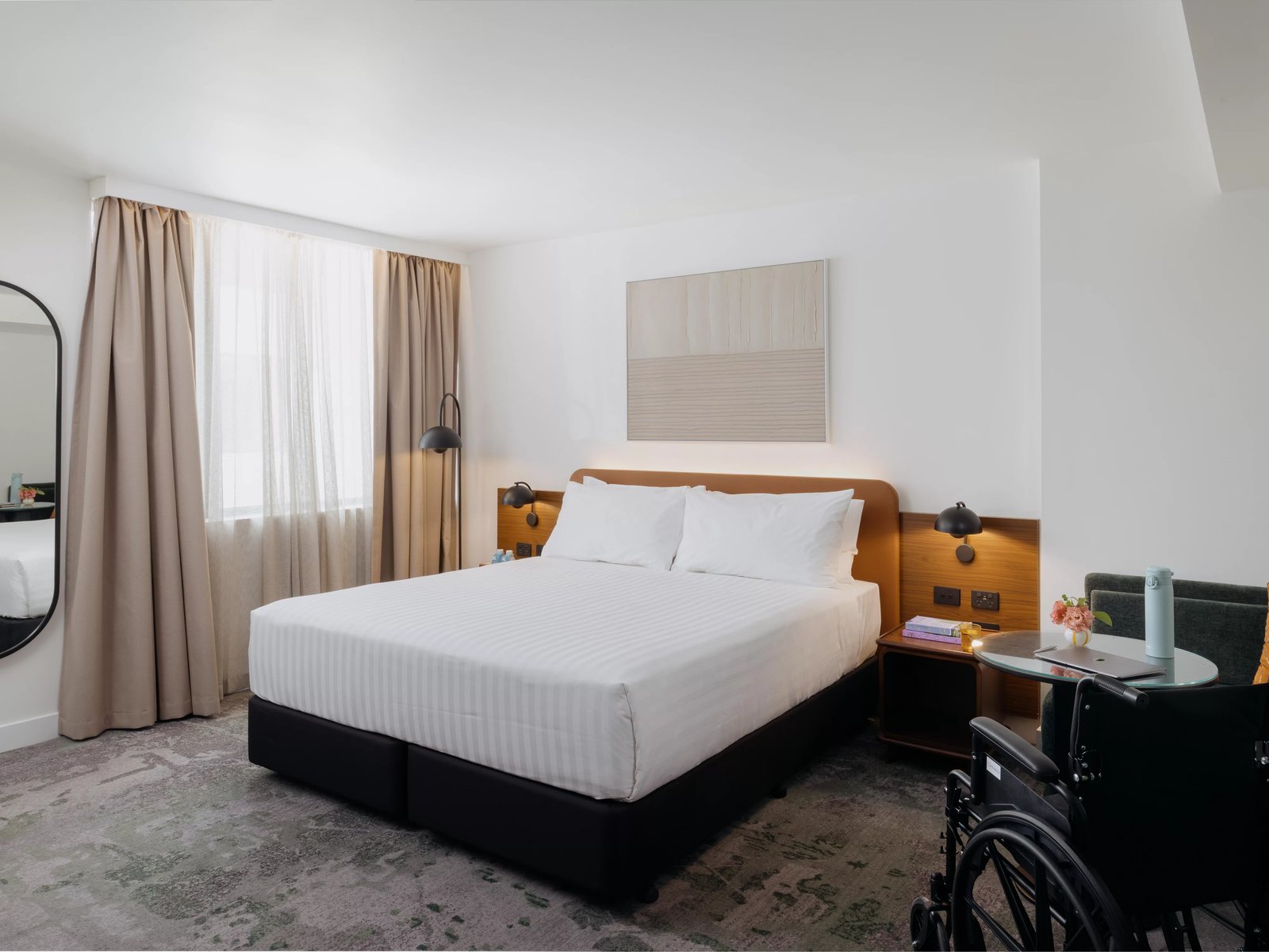 Crowne Plaza Melbourne Carlton by IHG — rooms