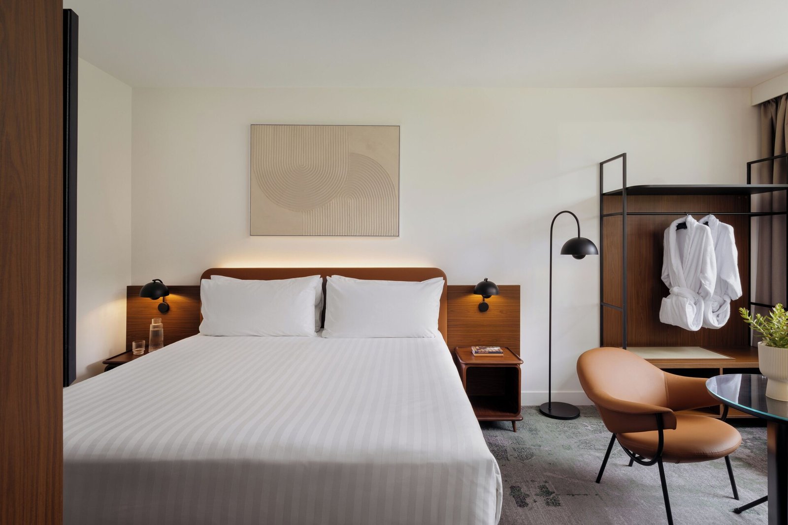 Crowne Plaza Melbourne Carlton by IHG — rooms