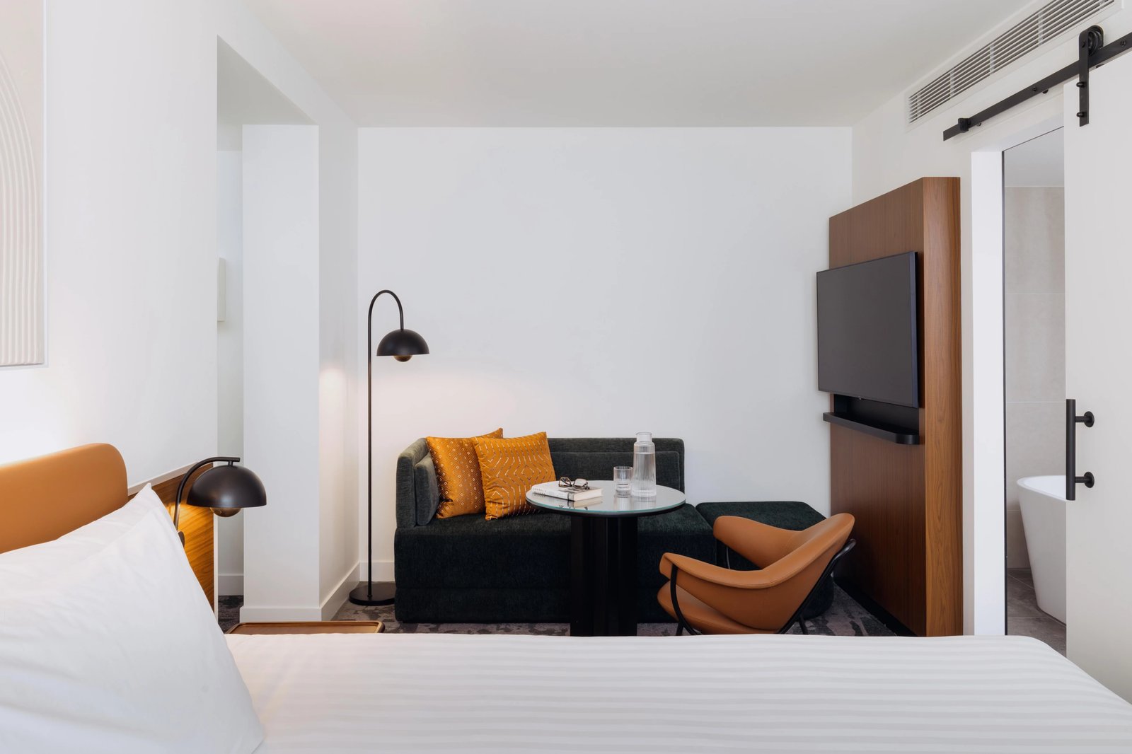 Crowne Plaza Melbourne Carlton by IHG — rooms