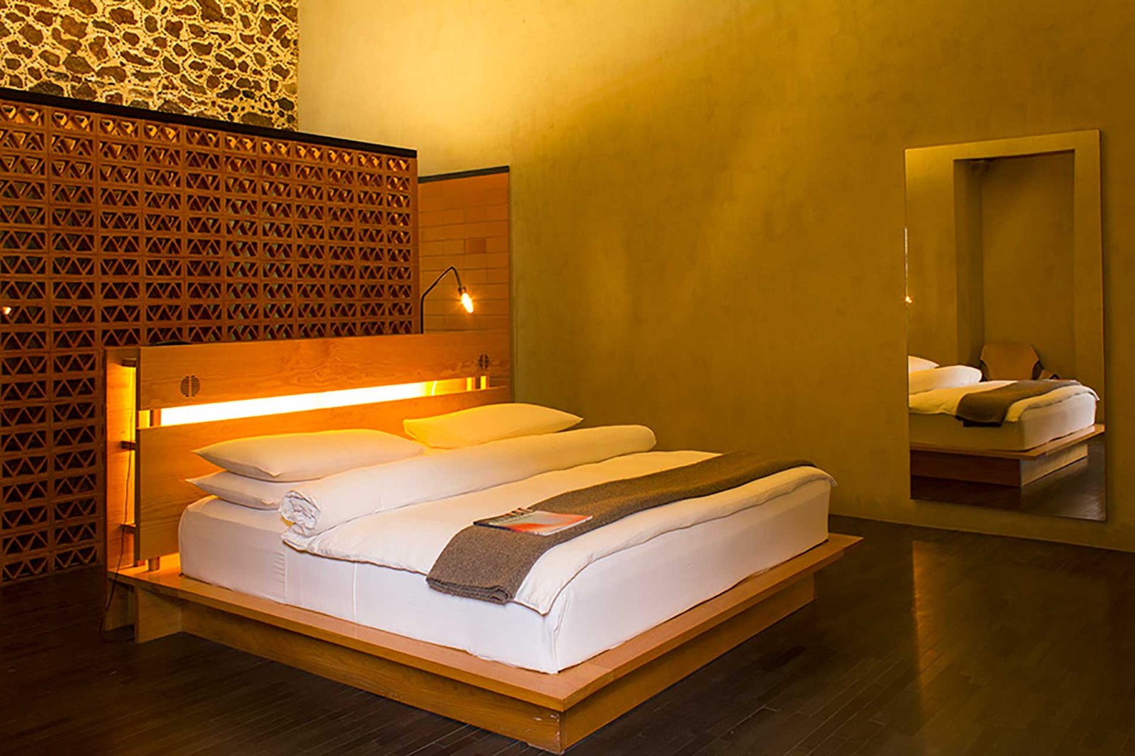 DOWNTOWN MEXICO HOTEL — rooms